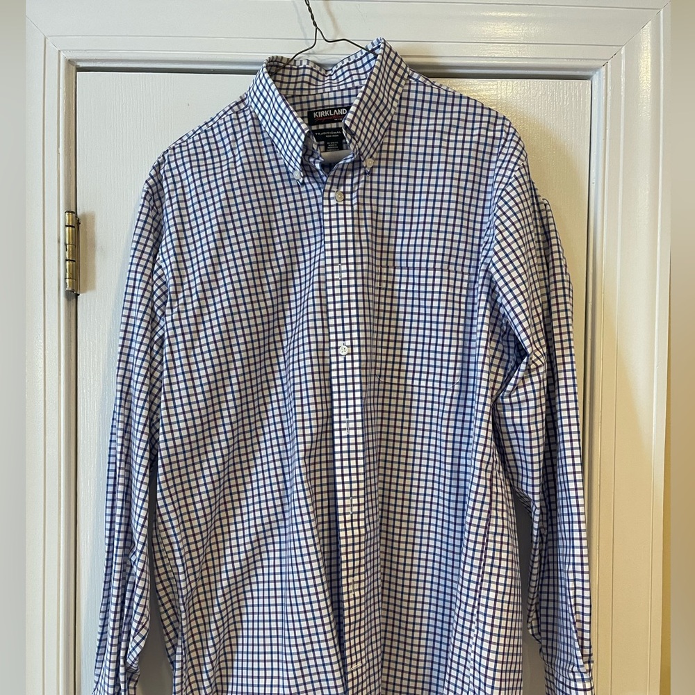 5 shirt bundle. Men’s button down shirts.